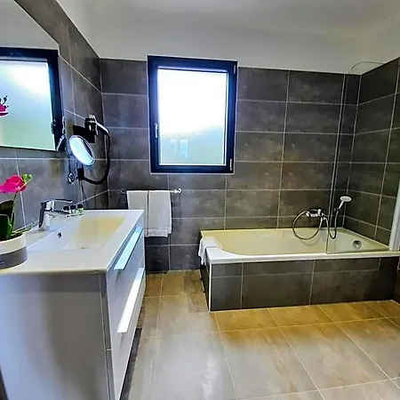 Casa Mea Hotel San-Martino-di-Lota